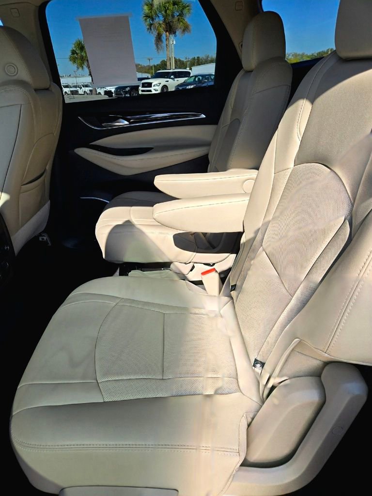 Used 2019 Buick Enclave Essence image 44