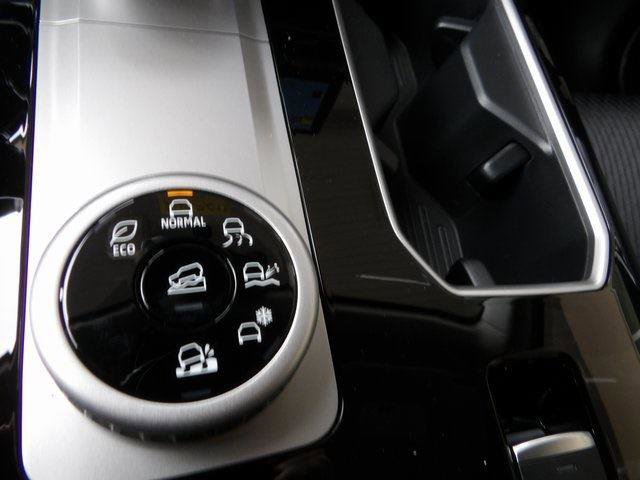 New 2025 Mitsubishi Outlander ES image 18