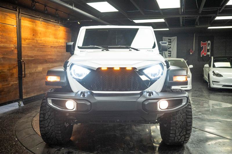 Used 2025 Jeep Gladiator Sport image 4