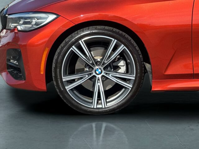 Used 2021 BMW 330i xDrive Sedan w/ M Sport Package AWD/4WD image 32