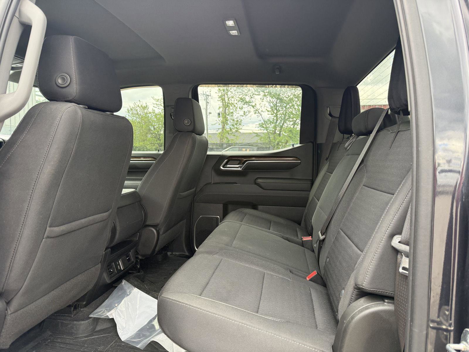 Used 2023 GMC Sierra 1500 SLE w/ X31 Off-Road Package AWD/4WD image 10