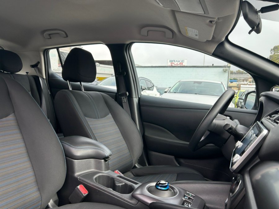 Used 2025 Nissan Leaf S FWD image 27