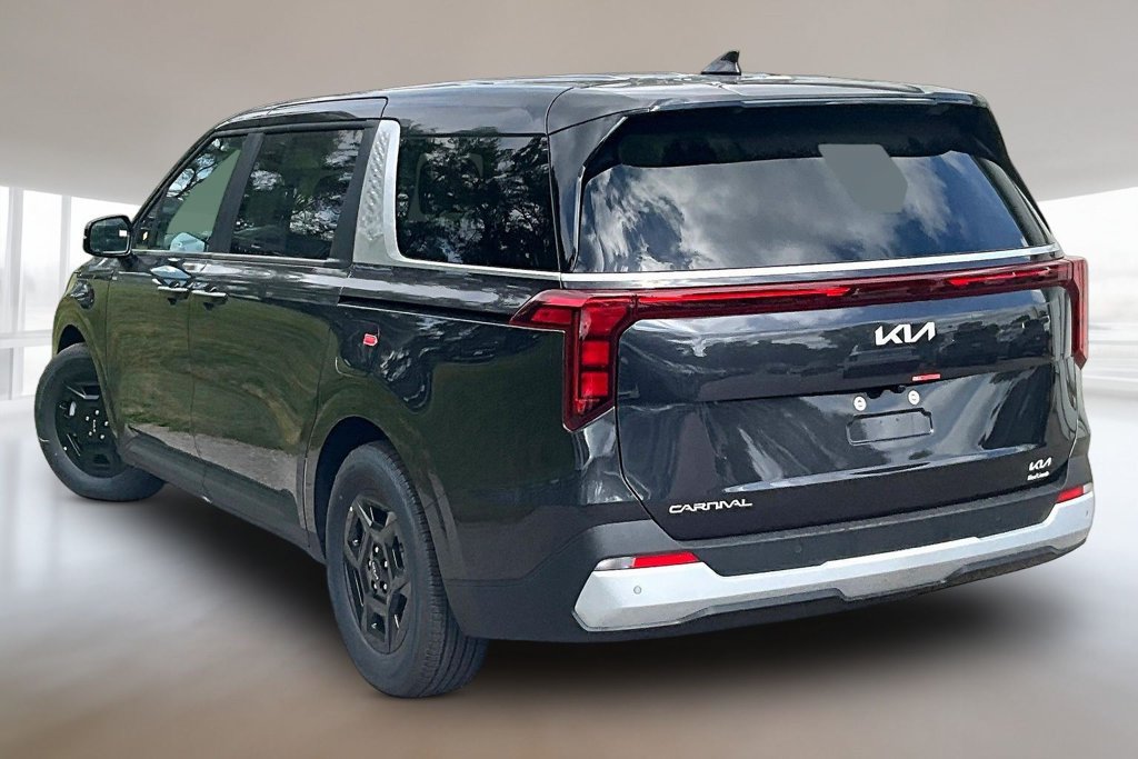 New 2027 Kia Carnival LX FWD image 3