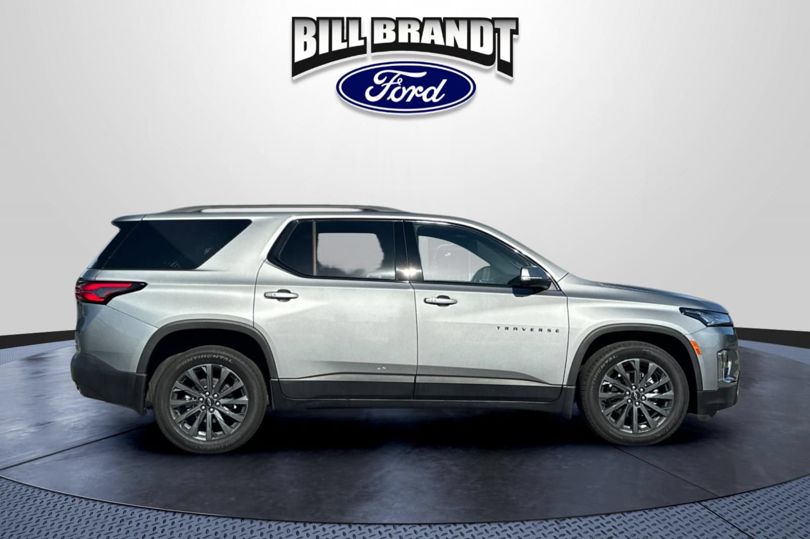 Used 2023 Chevrolet Traverse RS AWD/4WD image 2