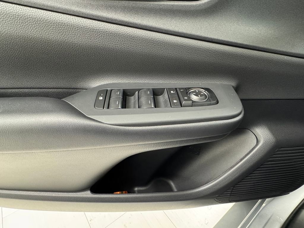 Used 2024 Toyota Prius Prime Premium image 23