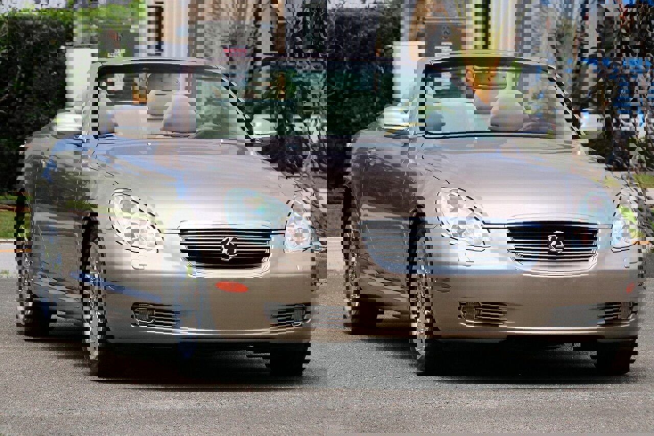 Used 2004 Lexus SC 430 Convertible image 9