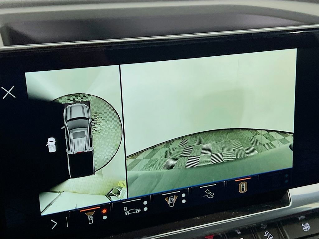 Certified 2025 GMC Sierra 1500 Elevation w/ Elevation Premium Package image 12