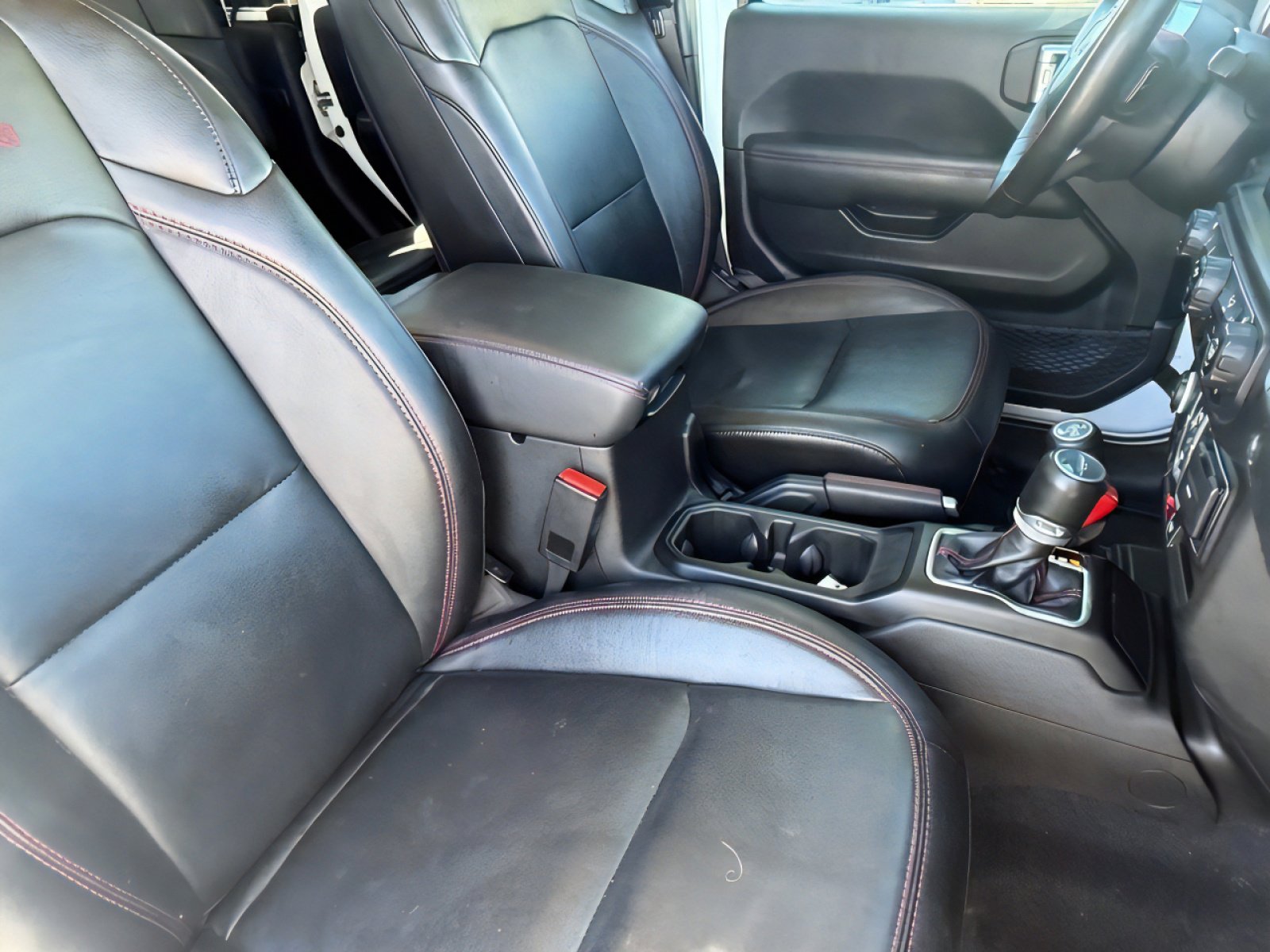 Used 2023 Jeep Gladiator Rubicon w/ Cold Weather Group image 9