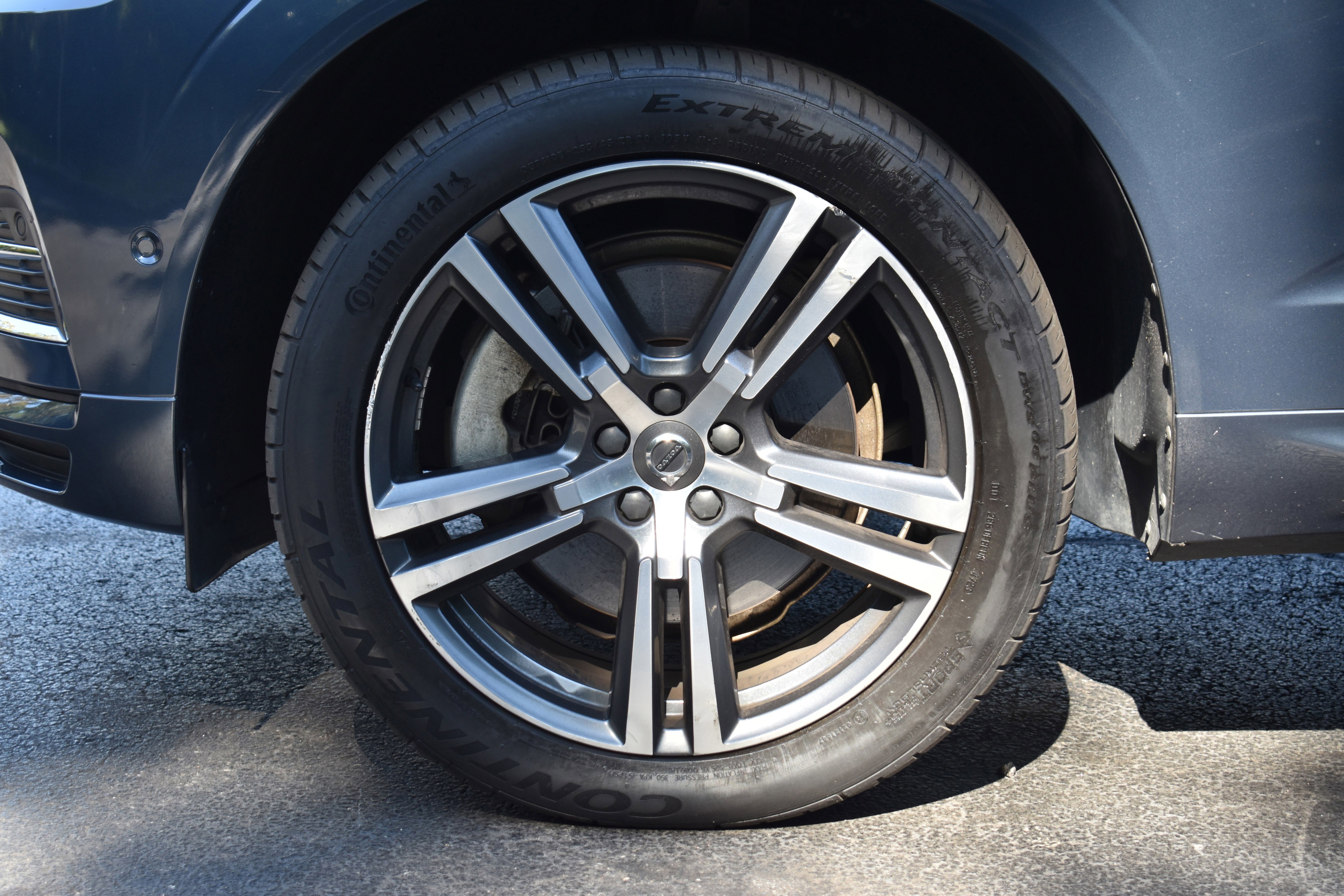 Used 2019 Volvo XC60 T8 Momentum w/ Advanced Package image 38