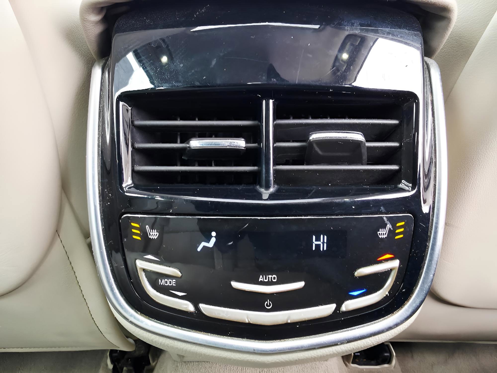 Used 2015 Cadillac XTS Premium image 21