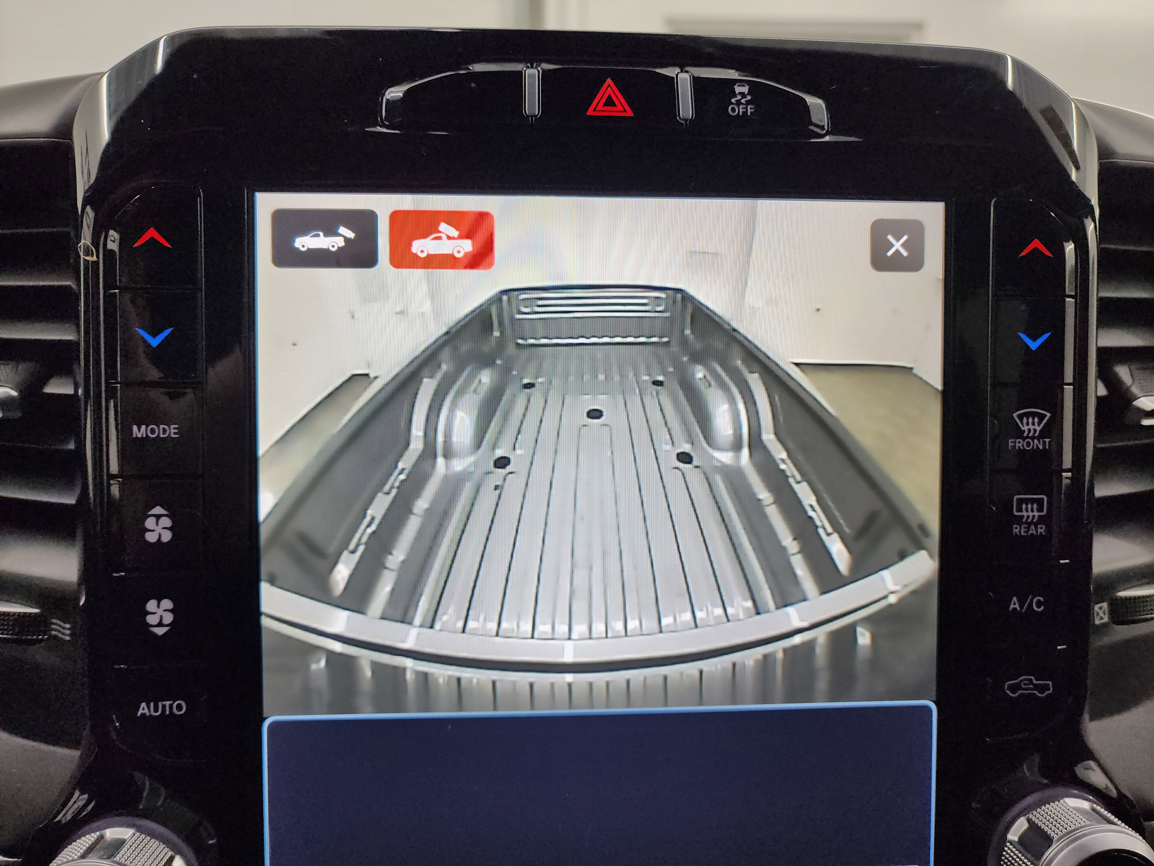 Used 2024 RAM 3500 Big Horn w/ Night Edition AWD/4WD image 15