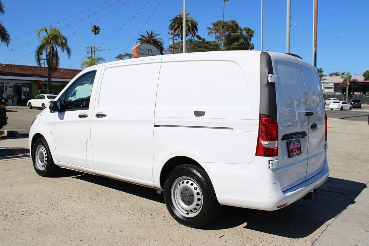Used 2022 Mercedes-Benz Metris image 2