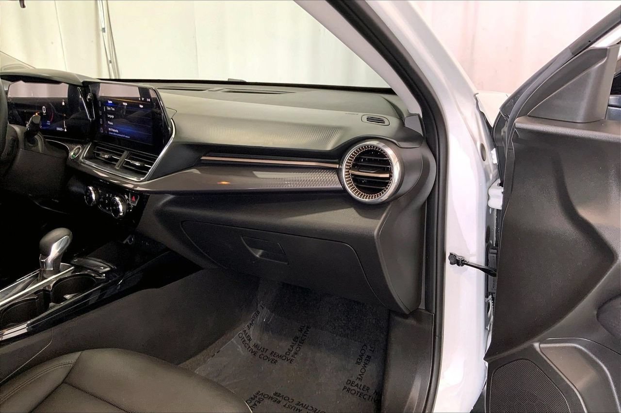 Used 2025 Chevrolet Trax ACTIV w/ Driver Confidence Package FWD image 16