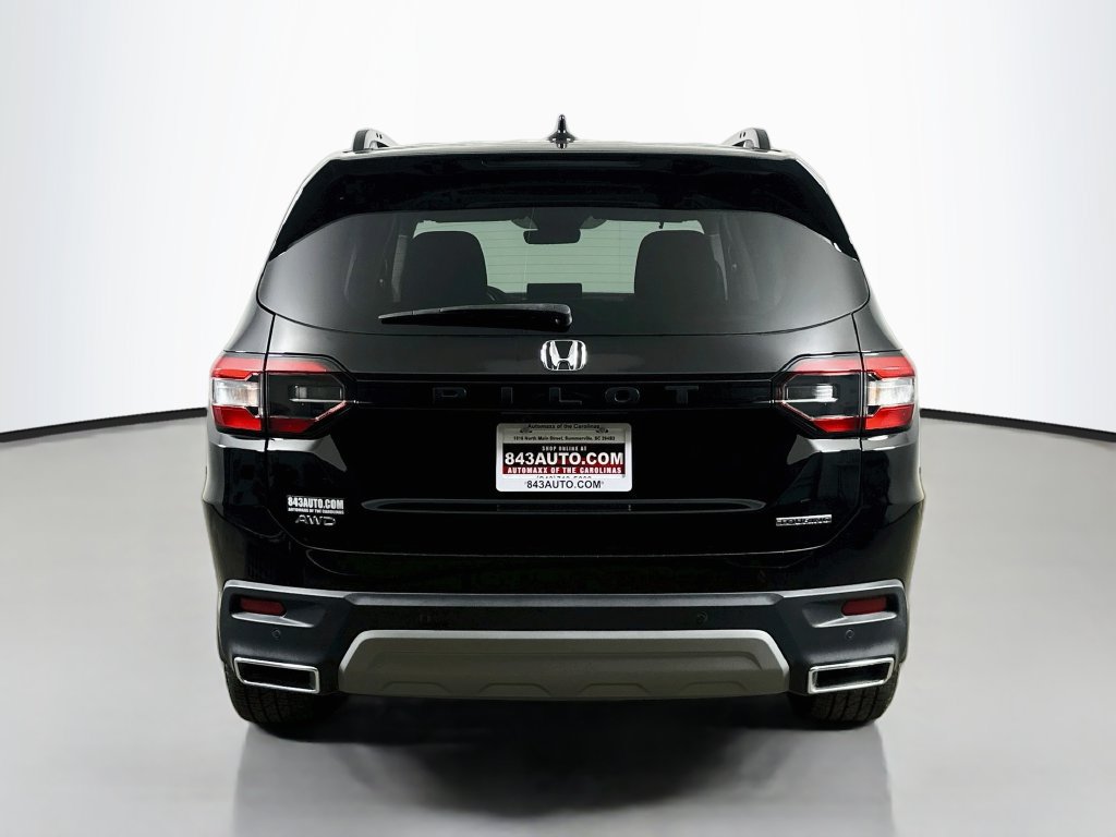 Used 2023 Honda Pilot Touring image 6