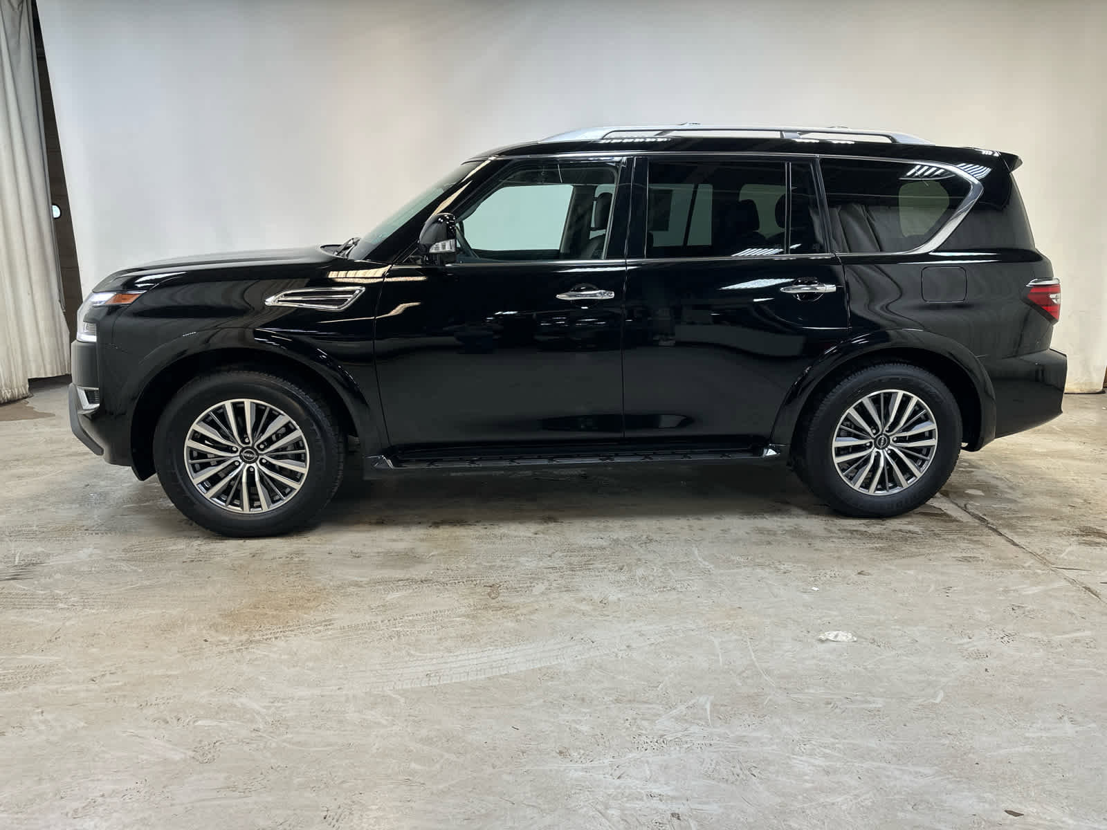 Certified 2024 Nissan Armada SL w/ Captain's Chairs Package image 10