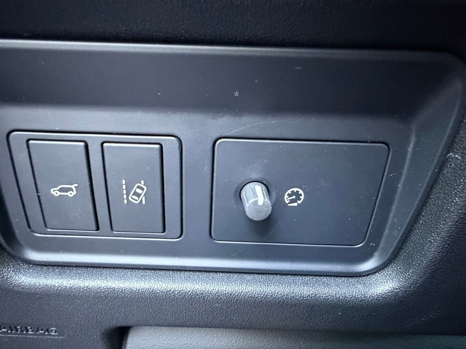 Used 2019 Land Rover Discovery Sport HSE image 21