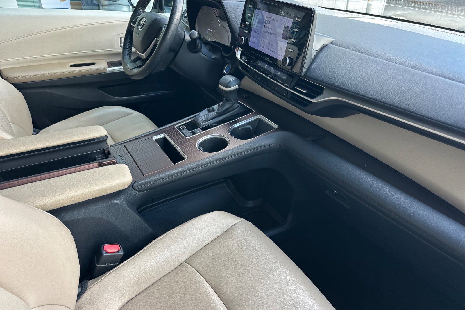 Certified 2022 Toyota Sienna XLE AWD/4WD image 17