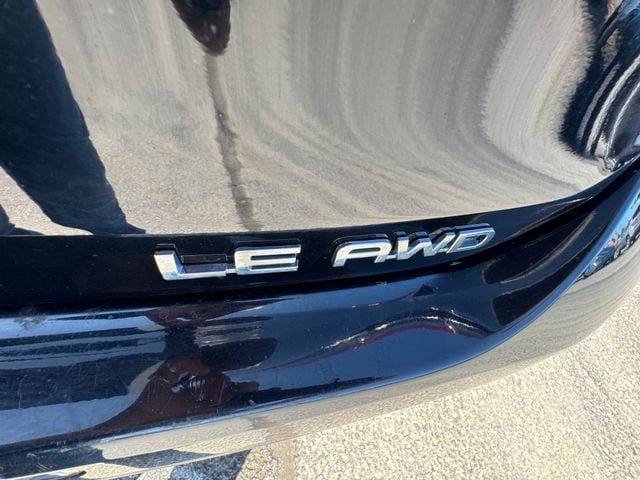 Used 2022 Toyota Highlander LE AWD/4WD image 34