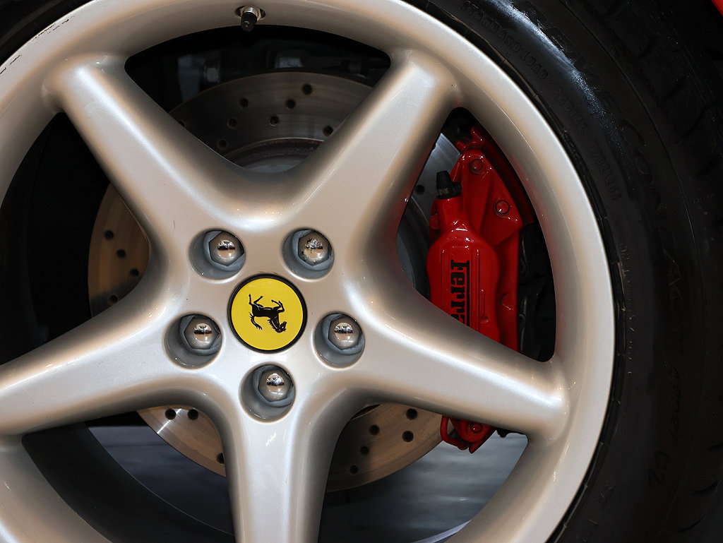 Used 2000 Ferrari 550 Maranello Coupe RWD image 64