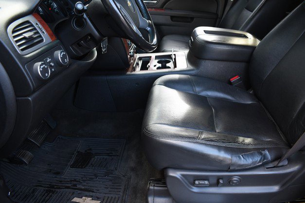 Used 2013 Chevrolet Suburban LTZ image 15