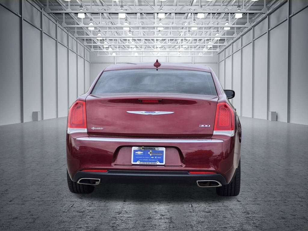 Used 2022 Chrysler 300 Touring RWD image 5