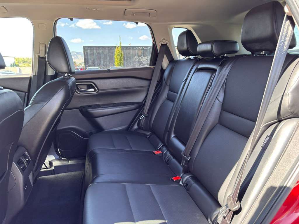 Used 2021 Nissan Rogue SV w/ Premium Package image 27