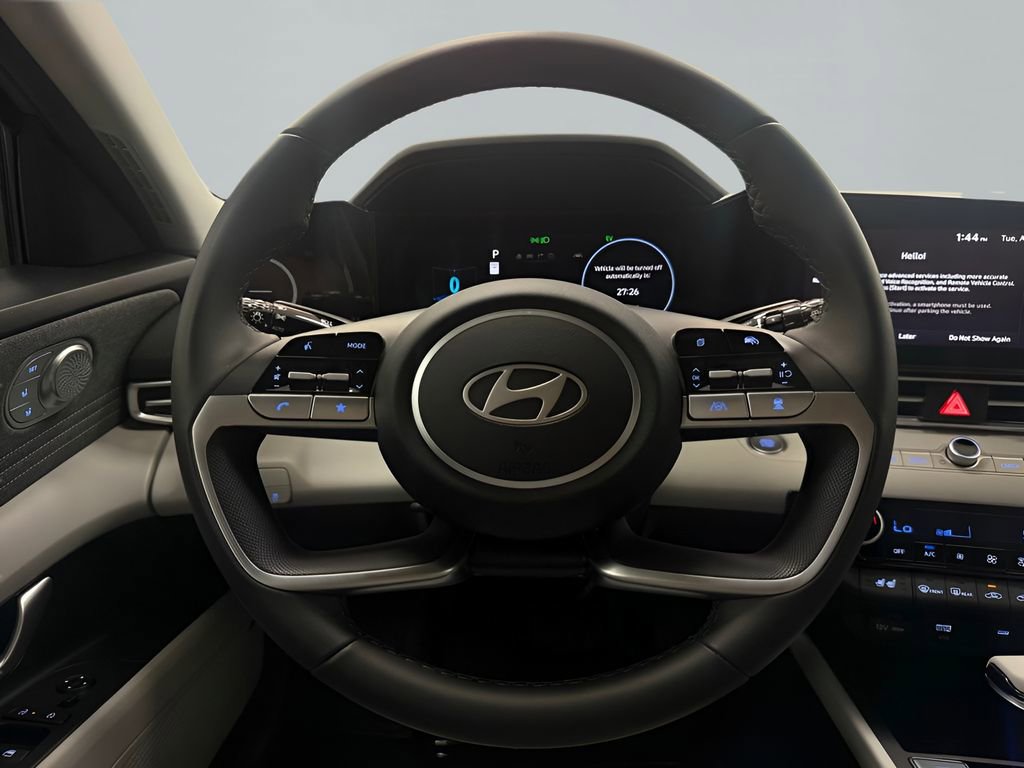 Used 2025 Hyundai Elantra Limited FWD image 17
