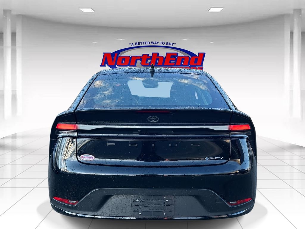 Used 2025 Toyota Prius Plug-In Hybrid image 4