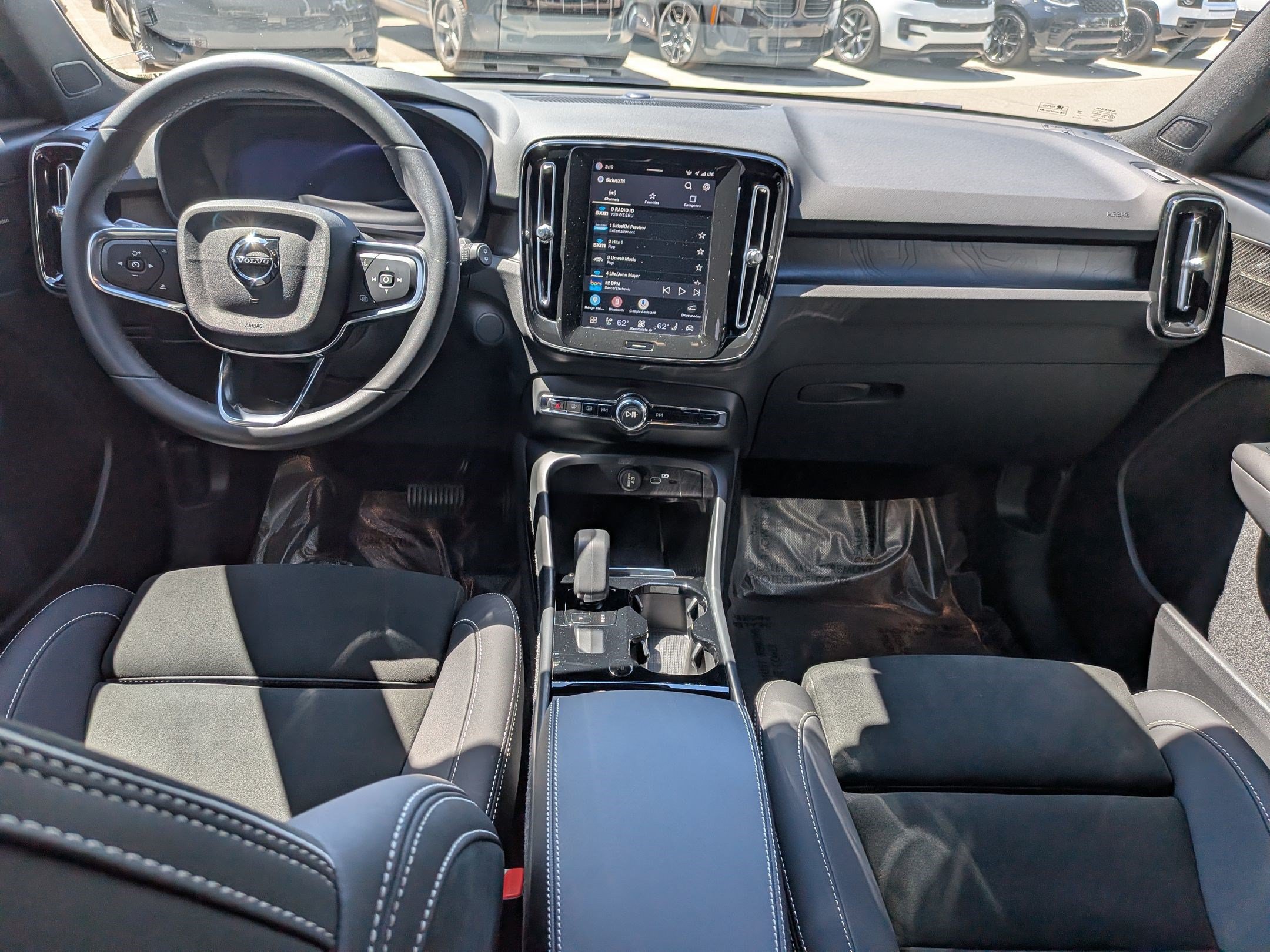Used 2023 Volvo XC40 Recharge Ultimate AWD/4WD image 25