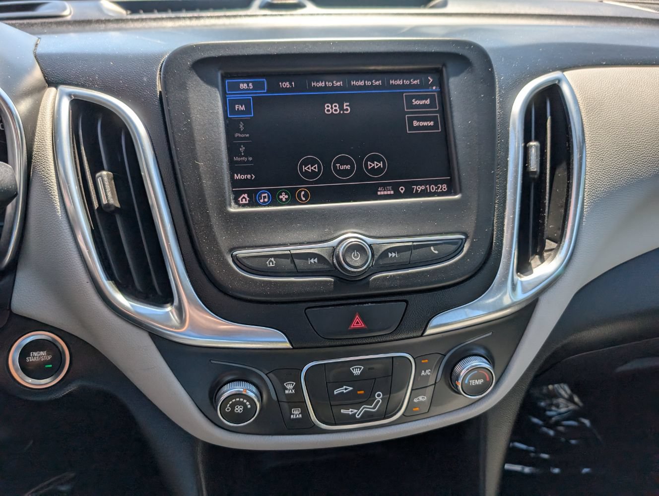 Used 2021 Chevrolet Equinox LS FWD image 22