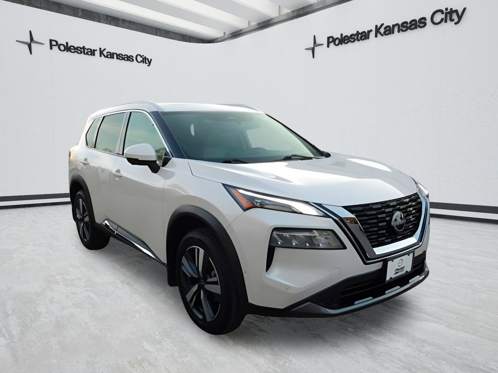 Used 2023 Nissan Rogue SL w/ SL Premium Package image 2