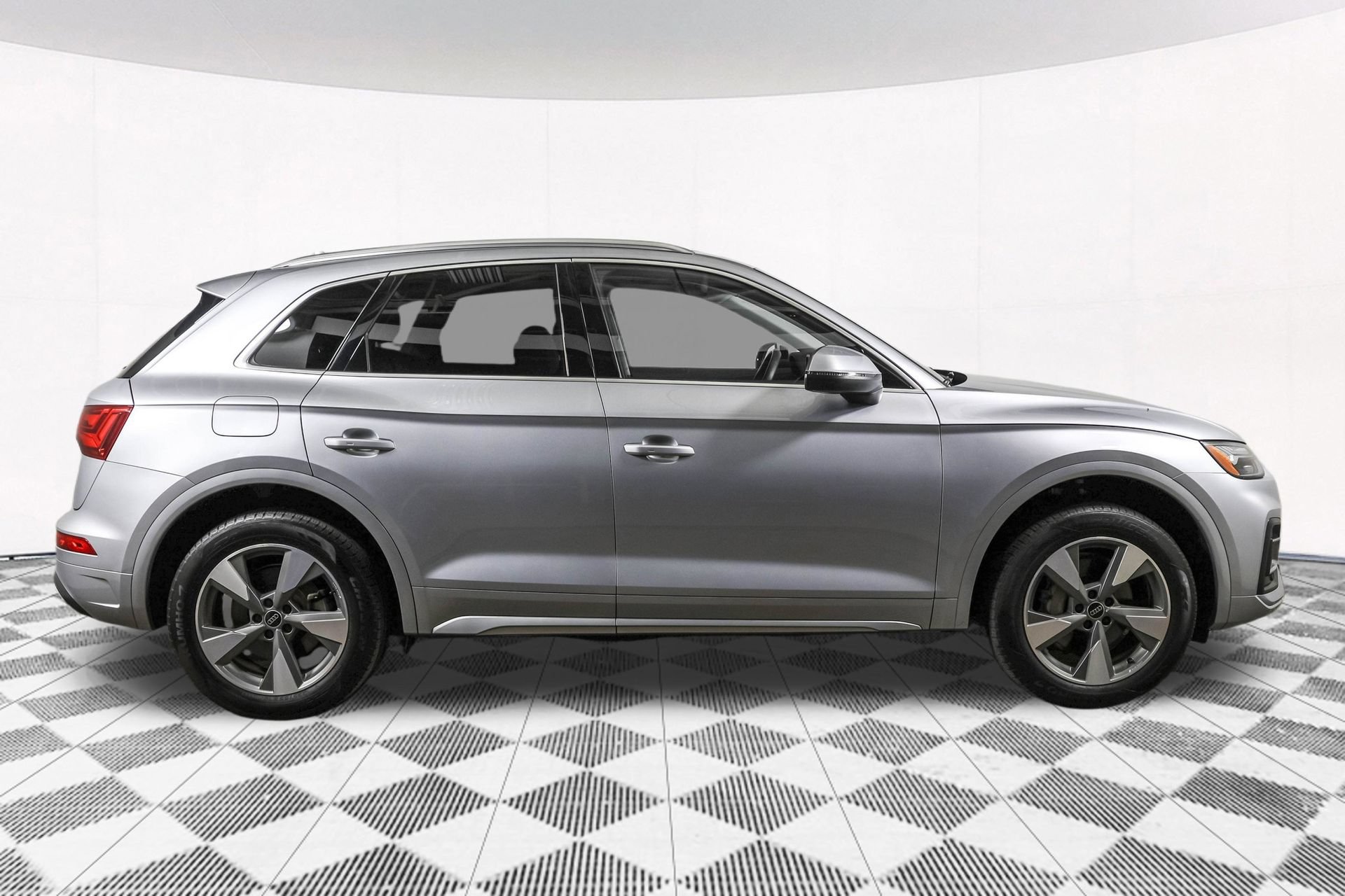 Used 2023 Audi Q5 2.0T Premium w/ Convenience Package AWD/4WD image 13