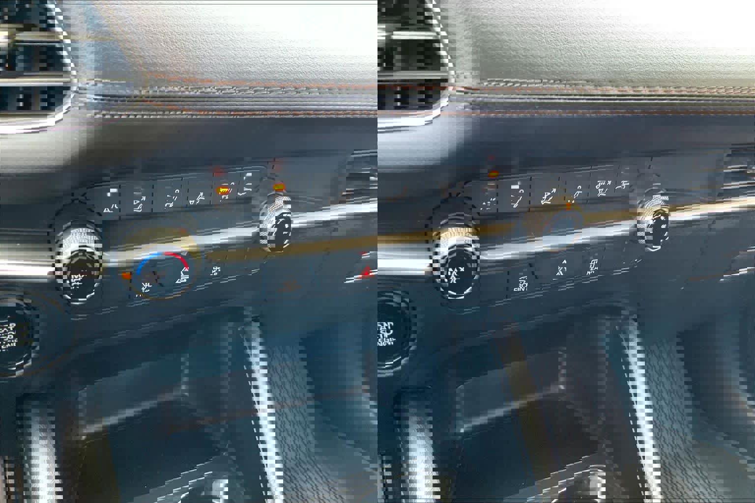 Used 2025 MAZDA MAZDA3 s image 33