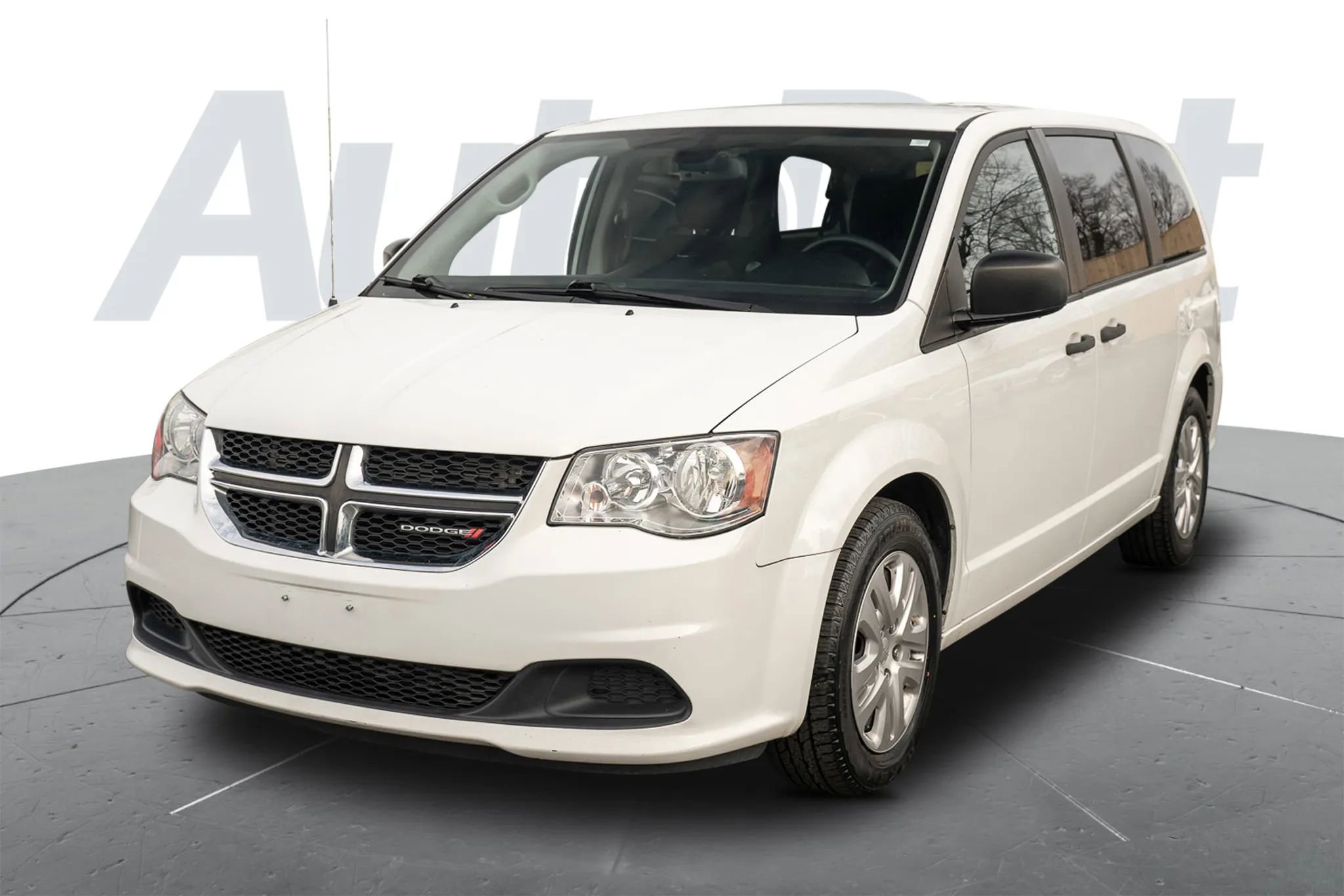 Used 2019 Dodge Grand Caravan SE w/ UConnect Hands-Free Group image 5