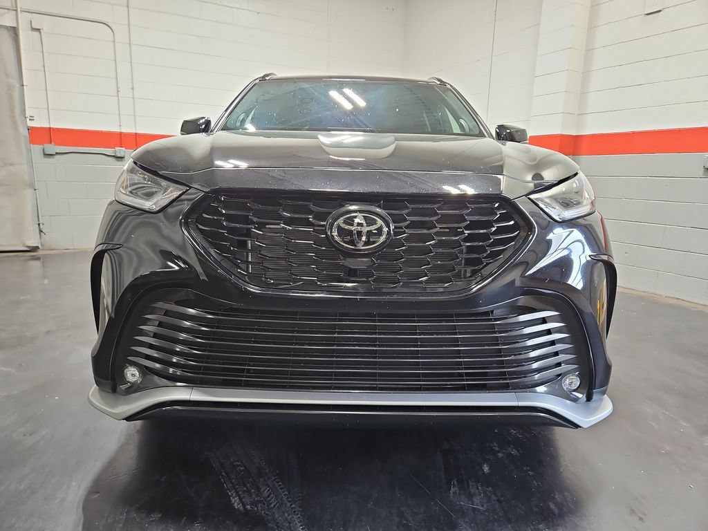 New 2026 Toyota Highlander XSE AWD/4WD image 2