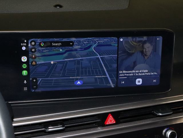 Used 2024 Kia Sorento S w/ Panoramic Sunroof Package image 19