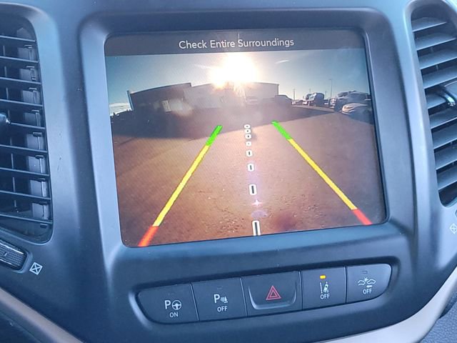 Used 2015 Jeep Cherokee Limited w/ Technology Group image 17