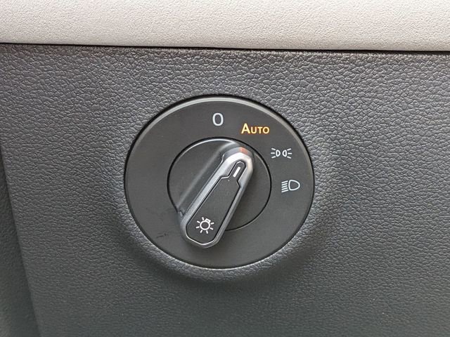 New 2026 Volkswagen Taos SE image 18