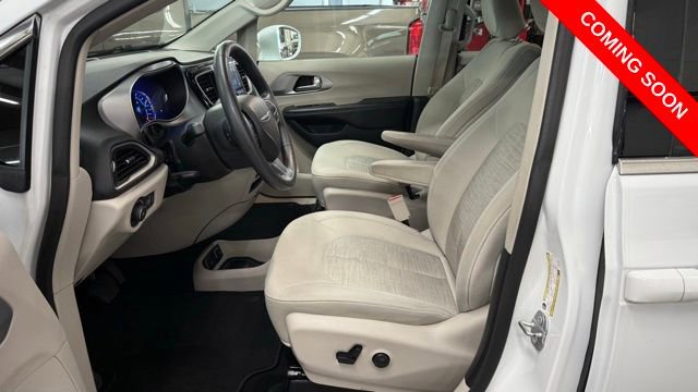 Used 2018 Chrysler Pacifica Touring Plus image 14