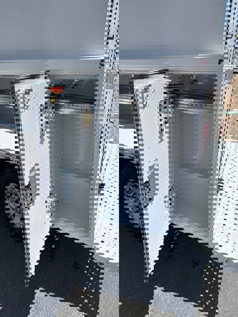 New 2025 Chevrolet Express 3500 w/ Power Convenience Package image 13