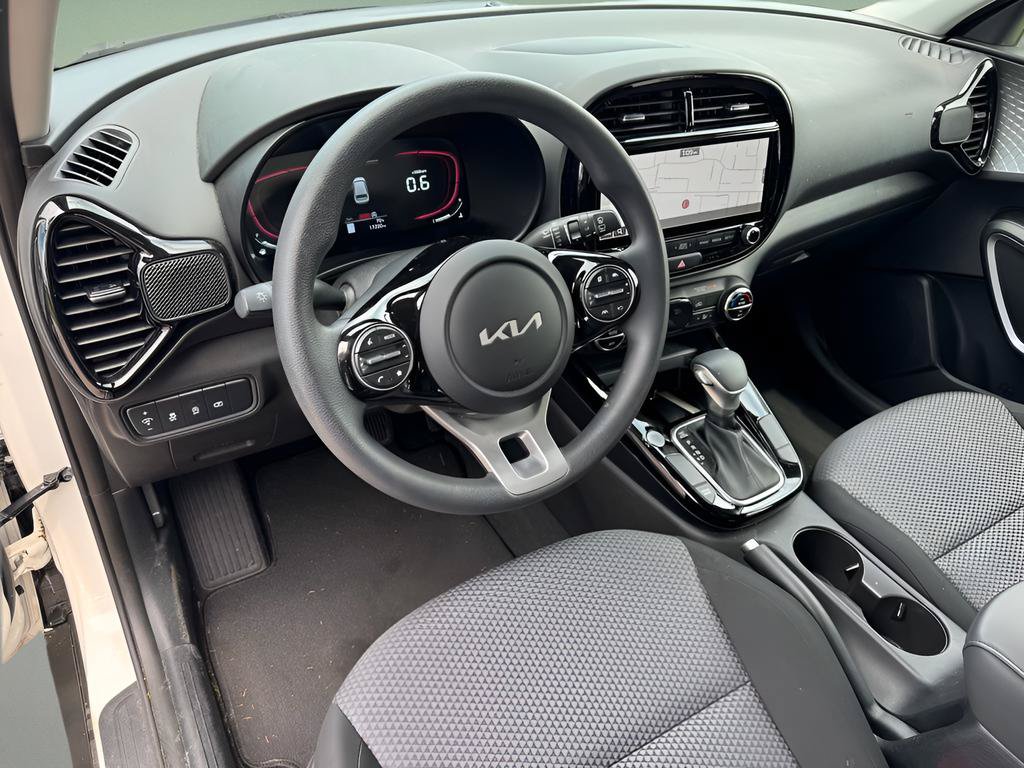 Used 2023 Kia Soul S FWD image 21