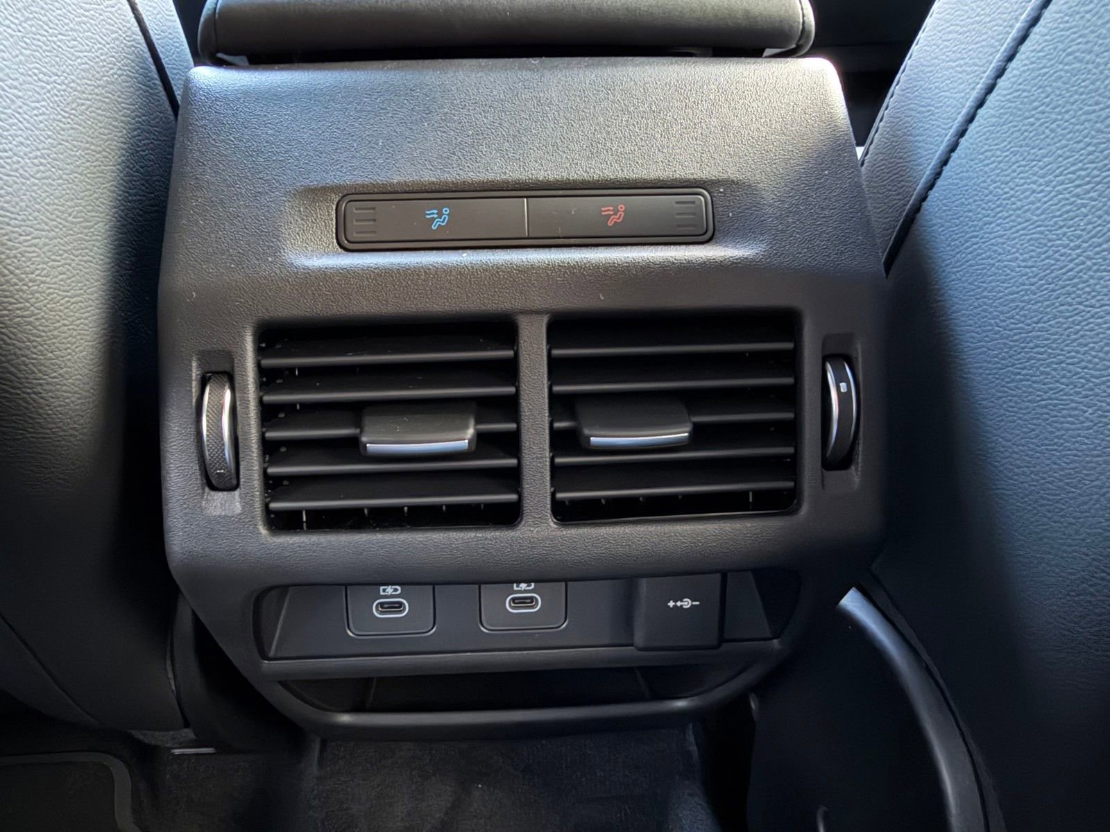 New 2026 Land Rover Discovery Sport Landmark image 27