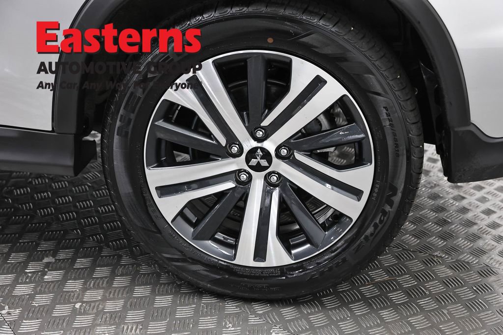 Used 2025 Mitsubishi Outlander Sport AWD image 32