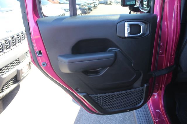 Used 2024 Jeep Wrangler Willys image 23