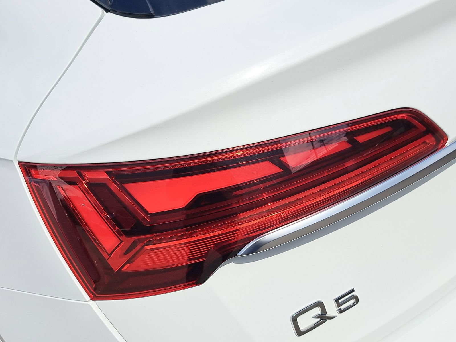 Used 2021 Audi Q5 2.0T Premium w/ Convenience Package image 38