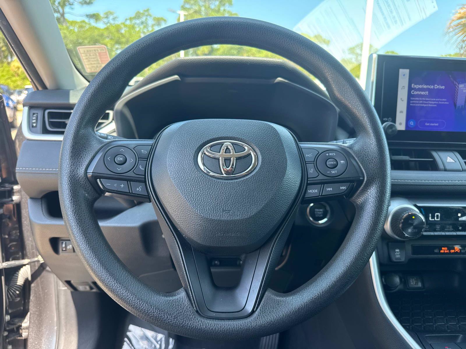Used 2024 Toyota RAV4 XLE FWD image 28