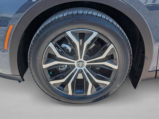 Used 2026 Toyota Crown AWD/4WD image 23