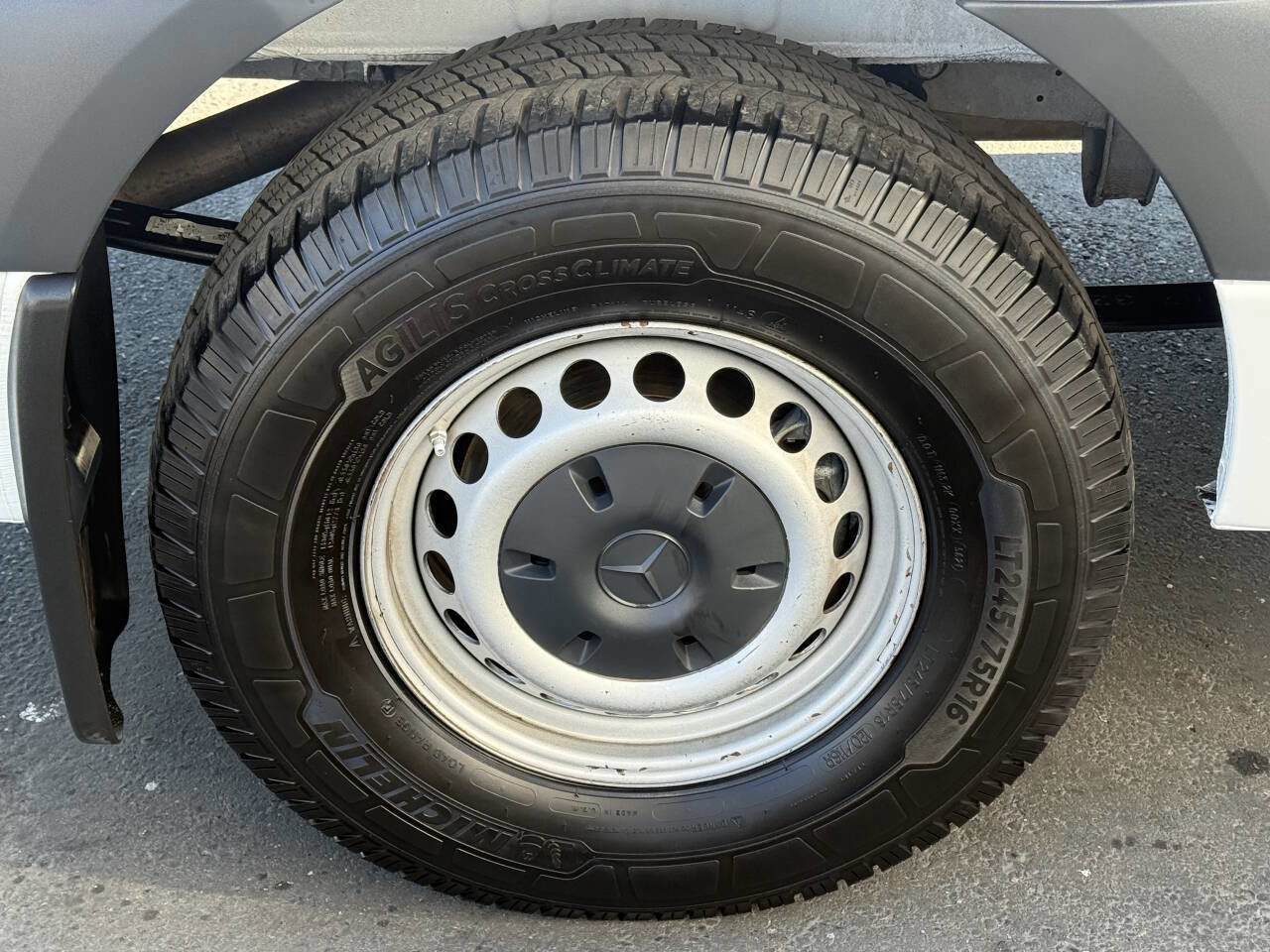 Used 2023 Mercedes-Benz Sprinter 2500 image 13