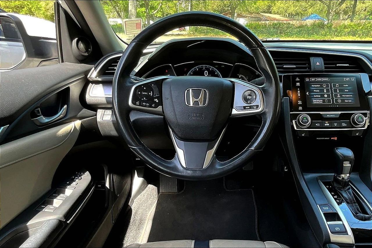 Used 2017 Honda Civic Touring image 8
