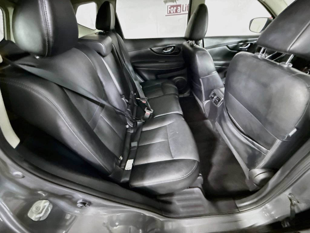Used 2018 Nissan Rogue SL w/ Premium Package AWD/4WD image 30